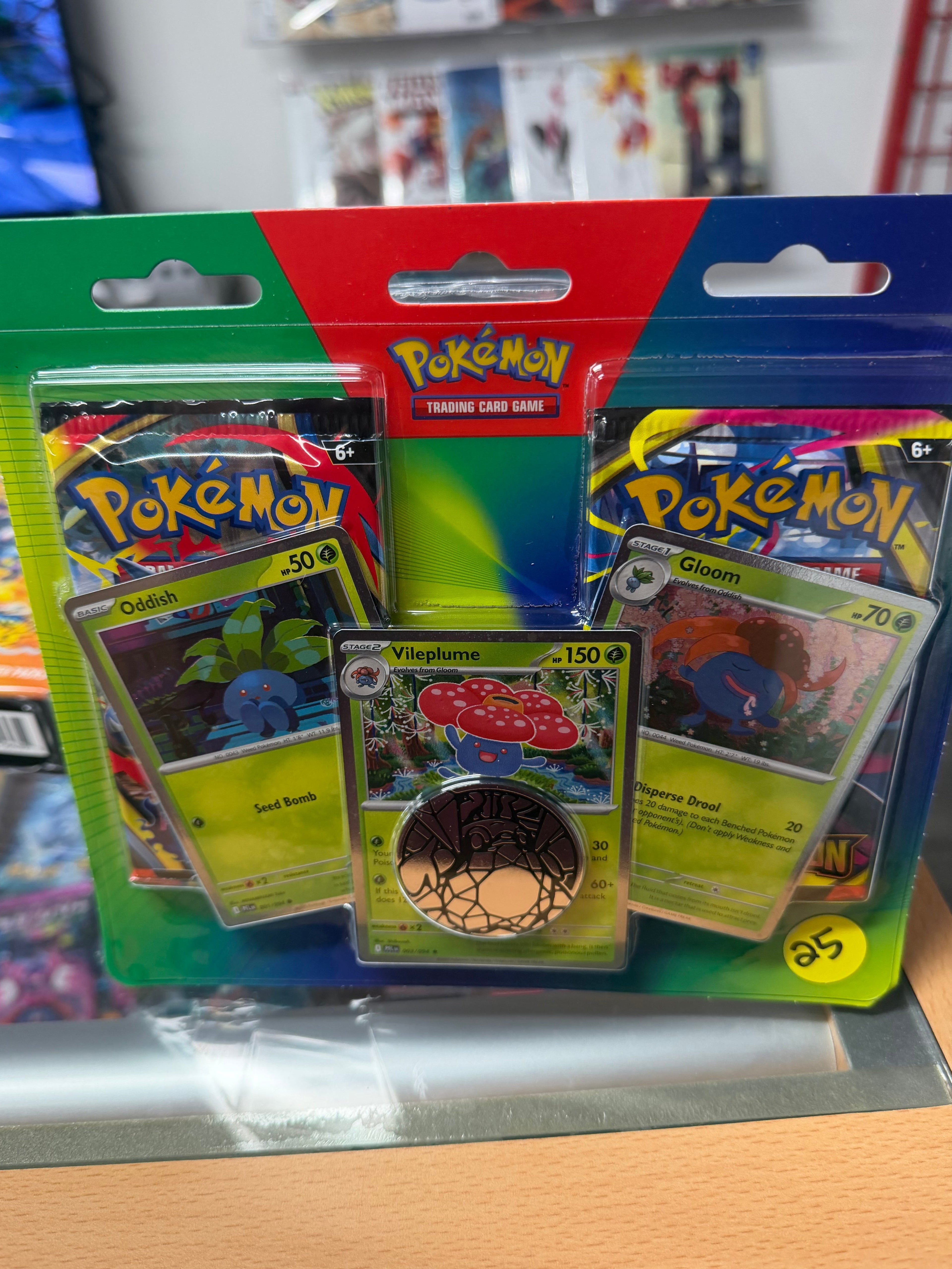 Pokémon TCG: Oddish, Gloom & Vileplume 3-Pack Blister with Collector Coin